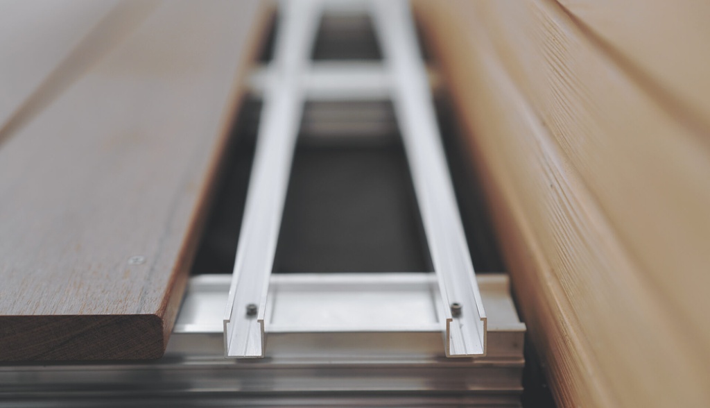 RELO V Ventilations- und Entwässerungsprofil | 1,2m | Aluminium | Silber / Anthrazit - Profilart: RELO VA Auflageprofil, Farbe: Silber Eloxiert E6/EV1